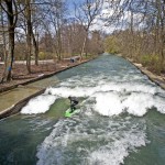 Eisbach river surfing munich early april 2010