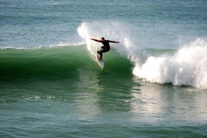 Thomas Mayr Eisbach Muenchen River Surfer Surfen Lernen Surfcamp Surfkurs