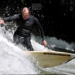 Eisbach-River-Surfer-Guenter Nusser Spray am Eisbach München 3