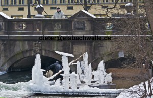 eisbach munich ice art